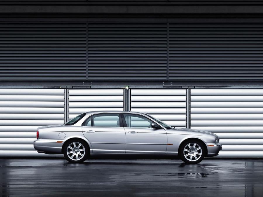  Jaguar XJ8 L 2005 года  (фото 7 из 63)